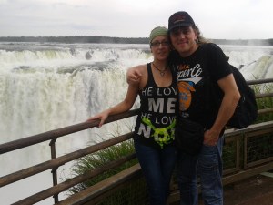 Argentina (Misiones, Cataratas de Iguazú, La Garganta del Diablo, 2012) con Laura